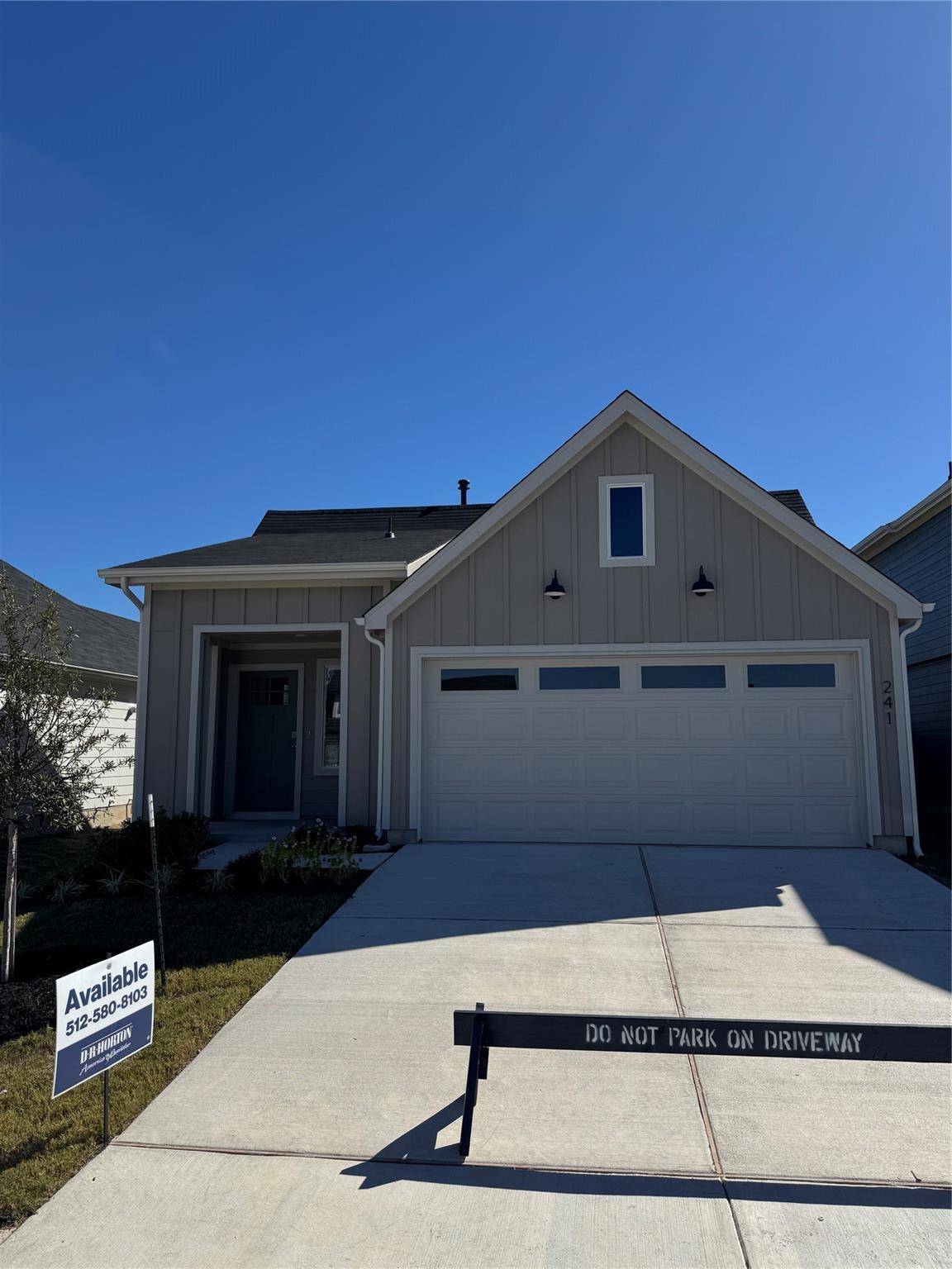 241 Sandringham LOOP, Uhland, TX 78640