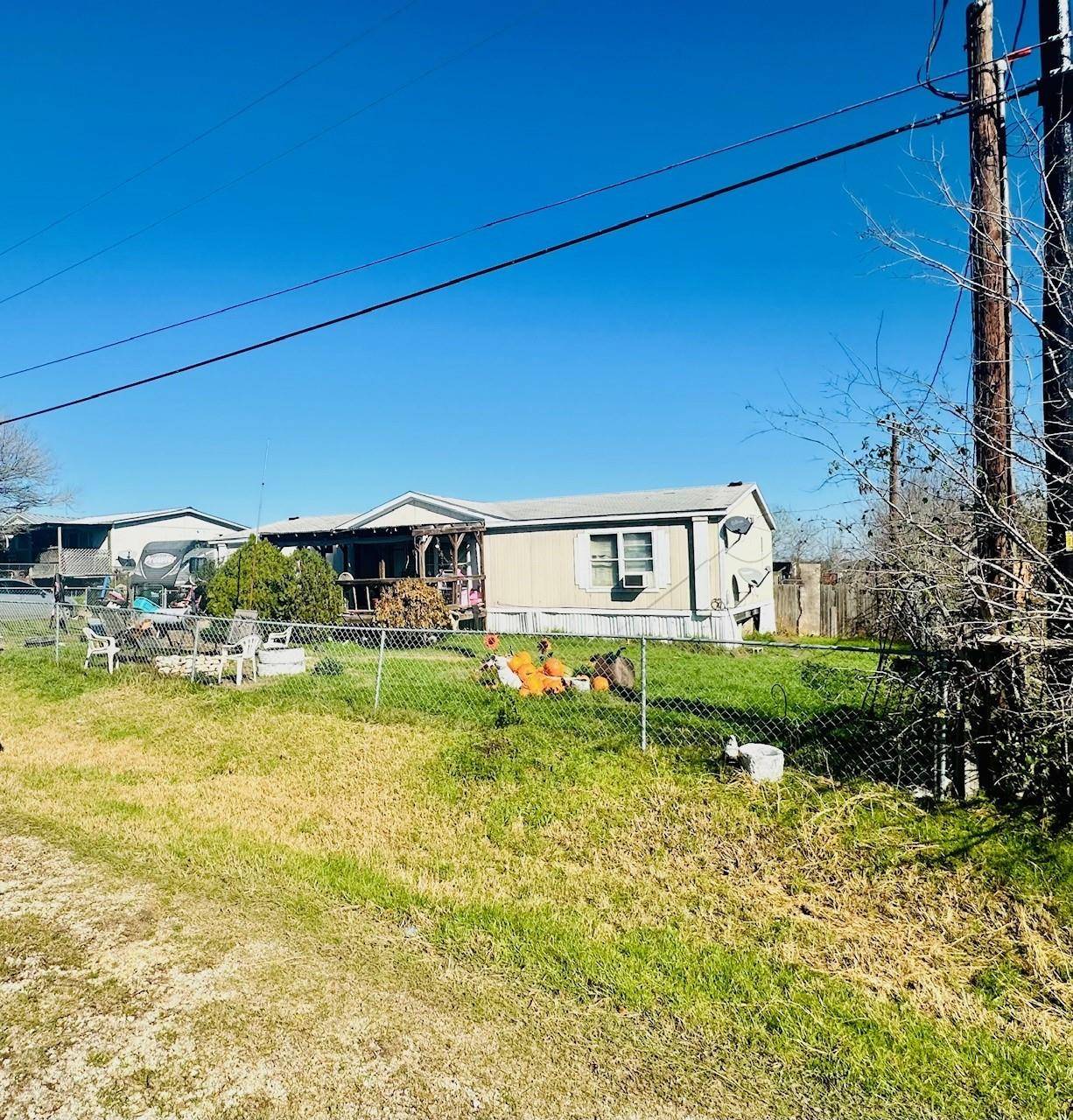 168 Niederwald DR, Kyle, TX 78640