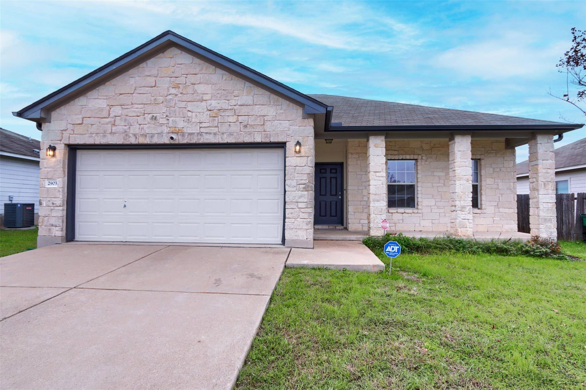 2903 Zachary LN, Taylor, TX 76574