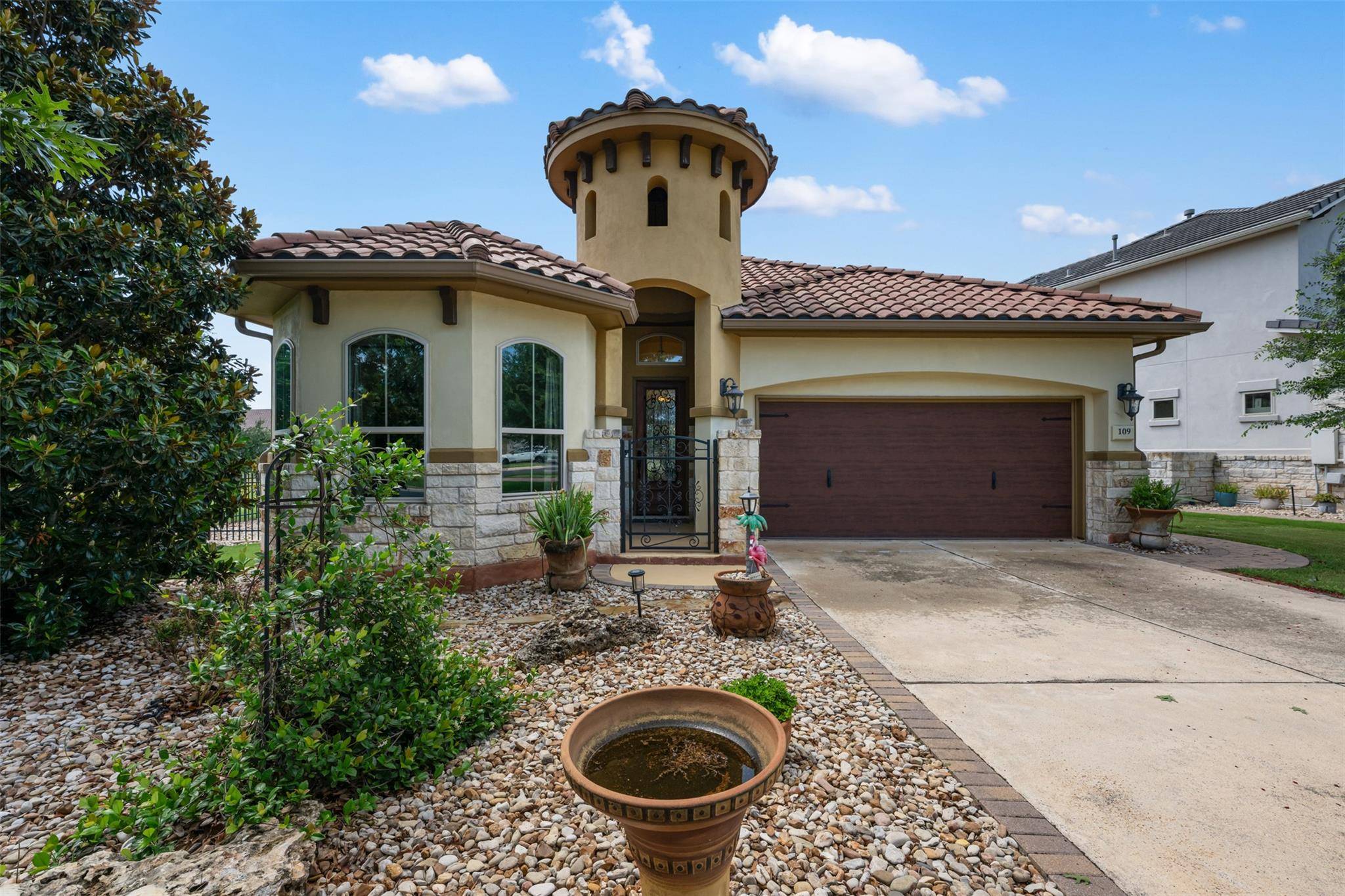 109 Limestone DR, Georgetown, TX 78628