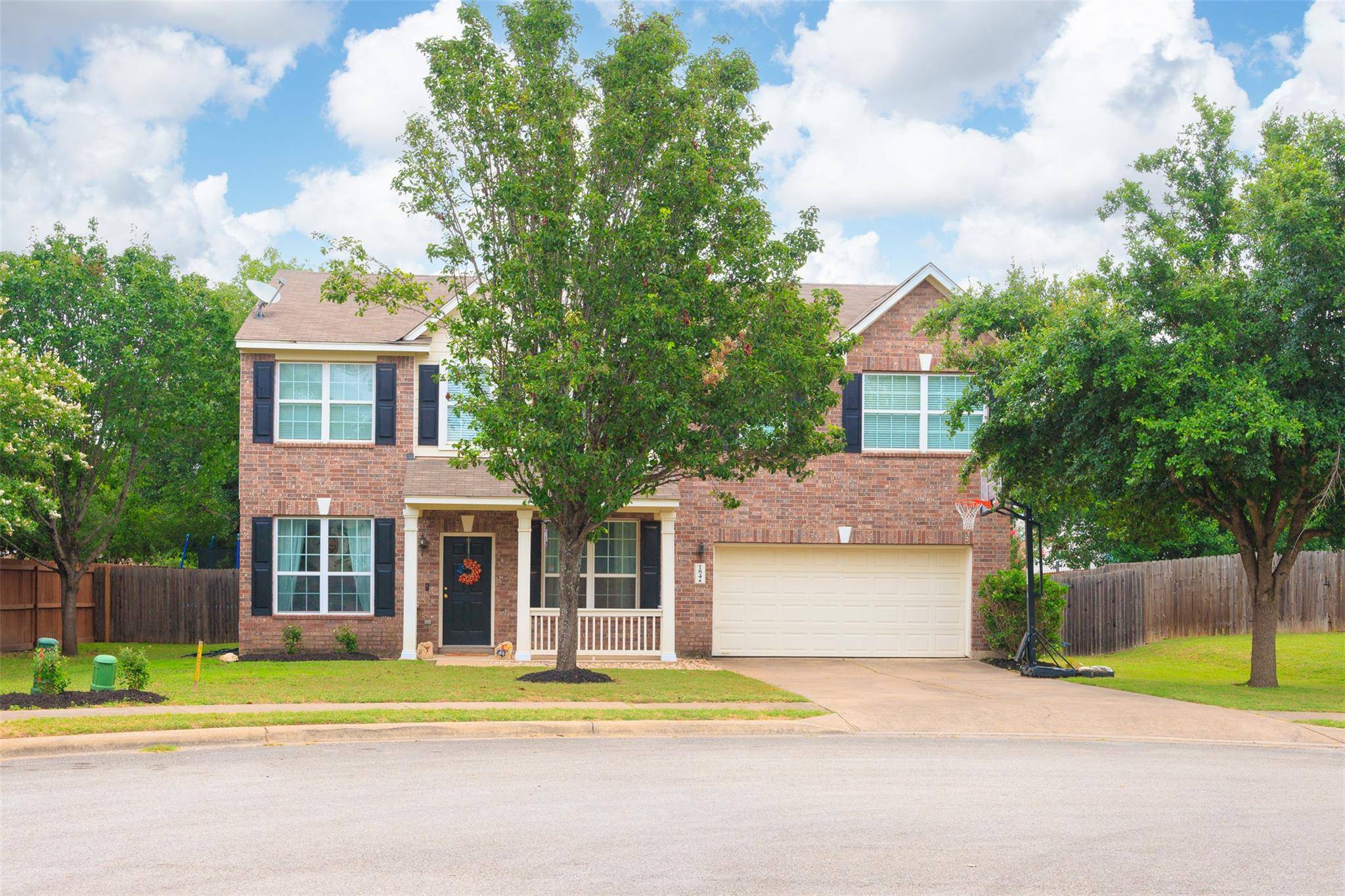 184 Raintree DR, Kyle, TX 78640