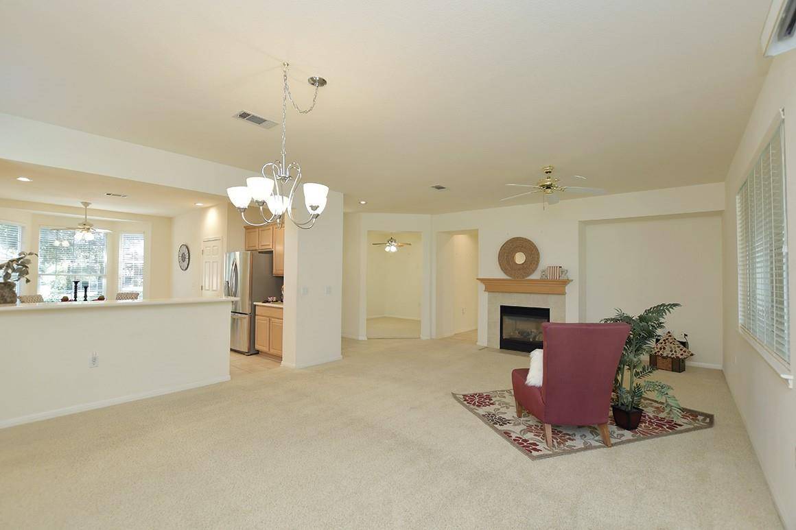 102 Grapevine LN, Georgetown, TX 78633