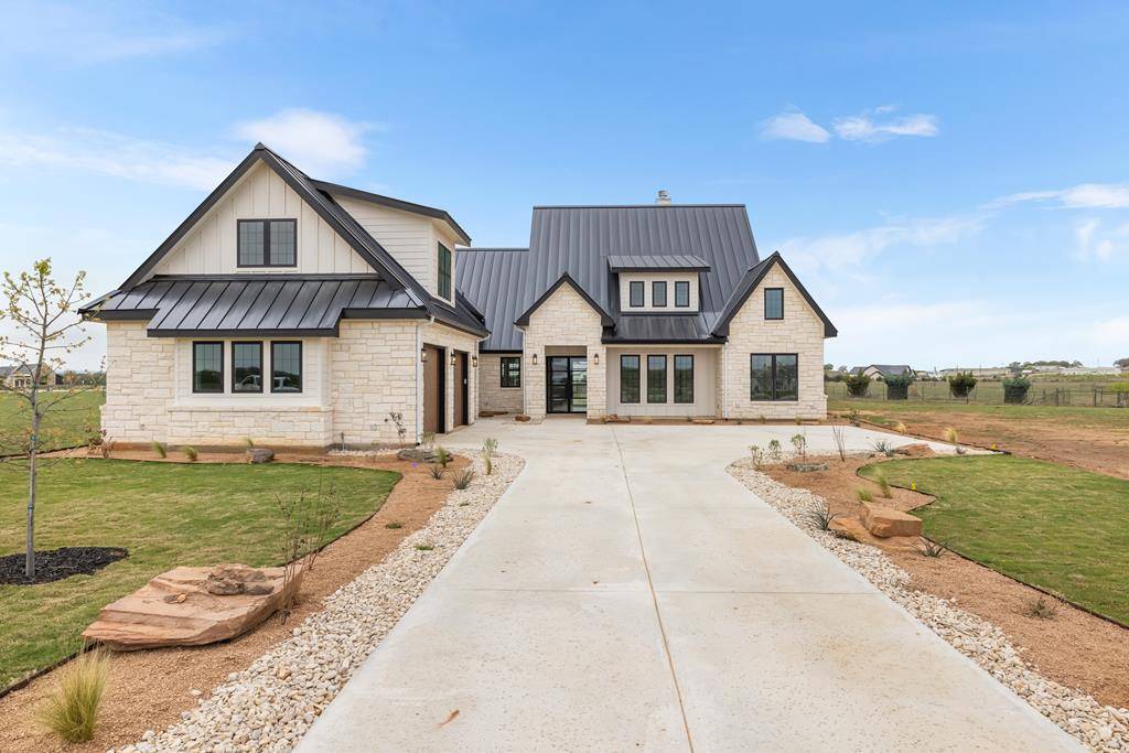 306 Interlaken ST, Fredericksburg, TX 78624