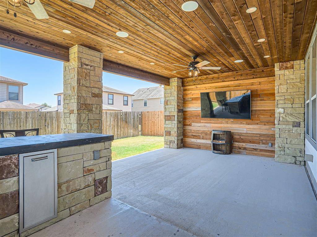 580 New Country RD, Kyle, TX 78640