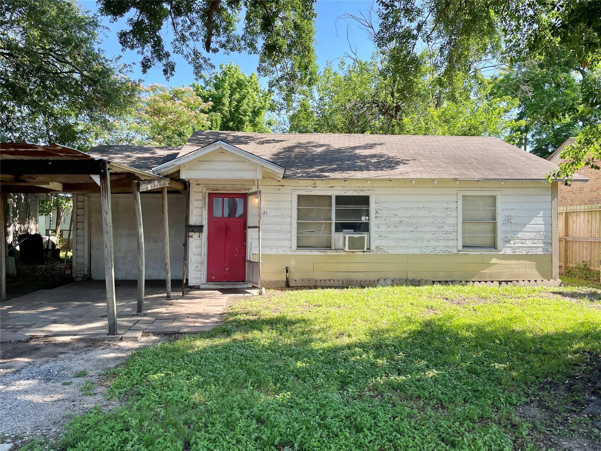 421 Benbrook DR, Houston, TX 77076