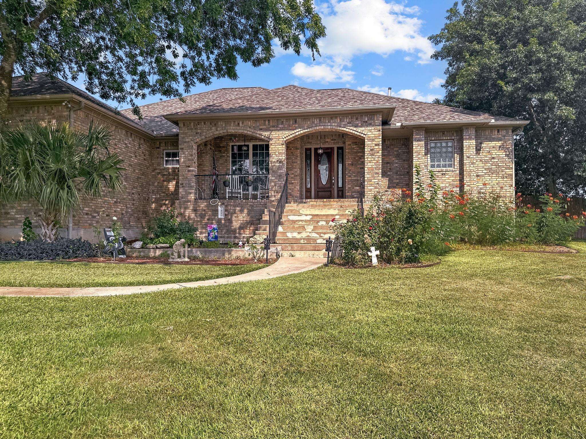 1800 Carey Ave, Taylor, TX 76574