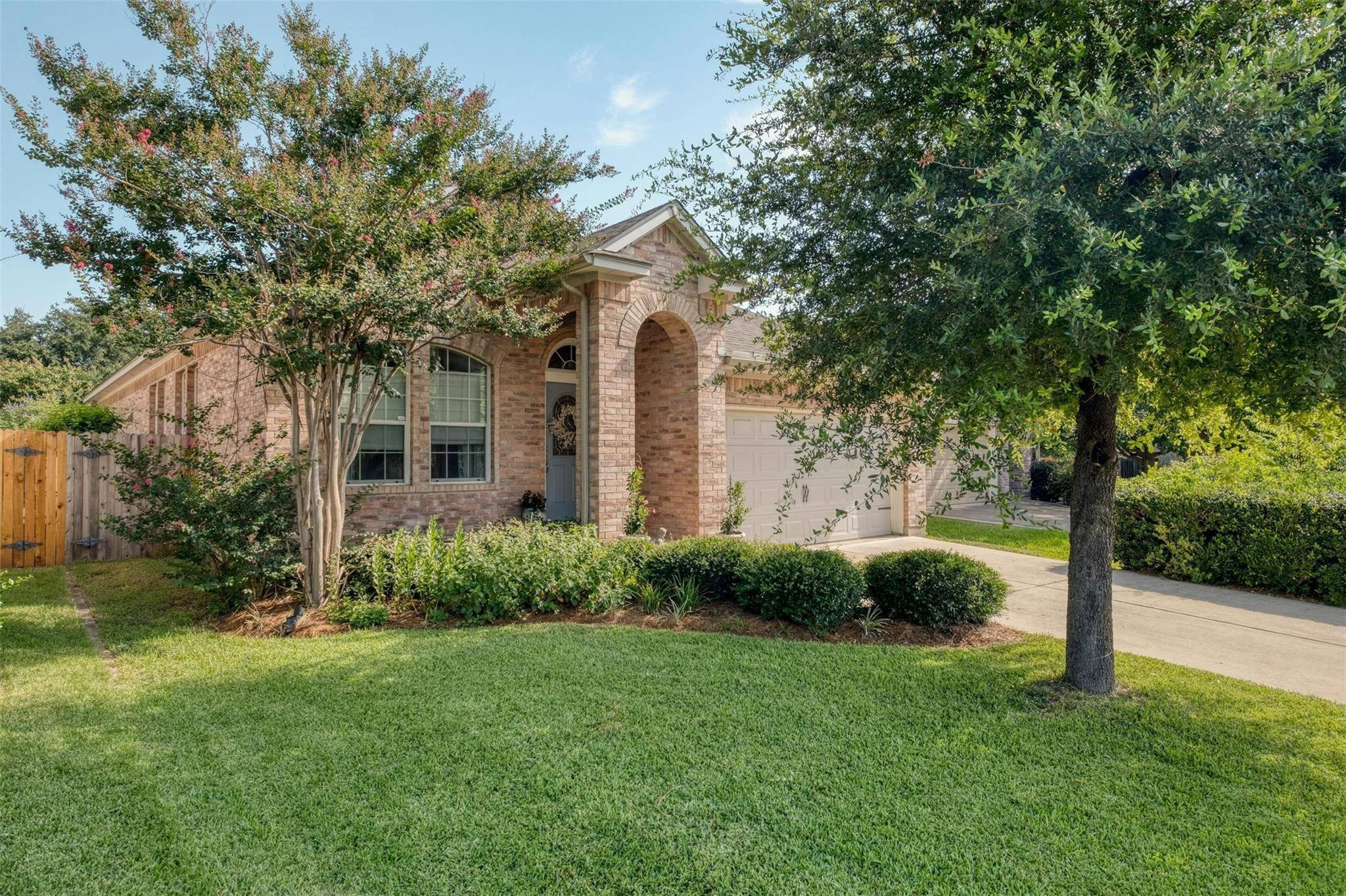 2974 Overland ST, Round Rock, TX 78681