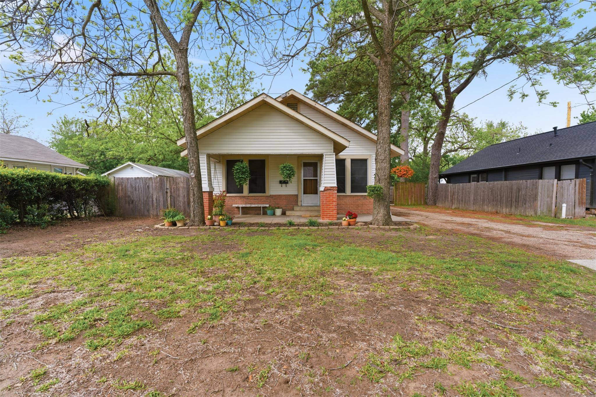 407 Westward ST, Rockdale, TX 76567