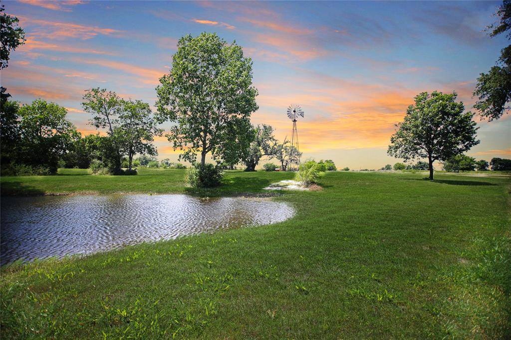 322 County Road 180A, Hallettsville, TX 77964