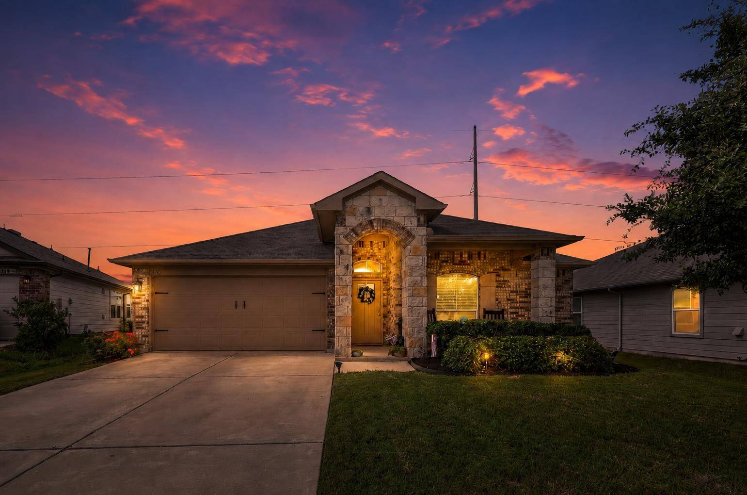606 Marimoor DR, Hutto, TX 78634