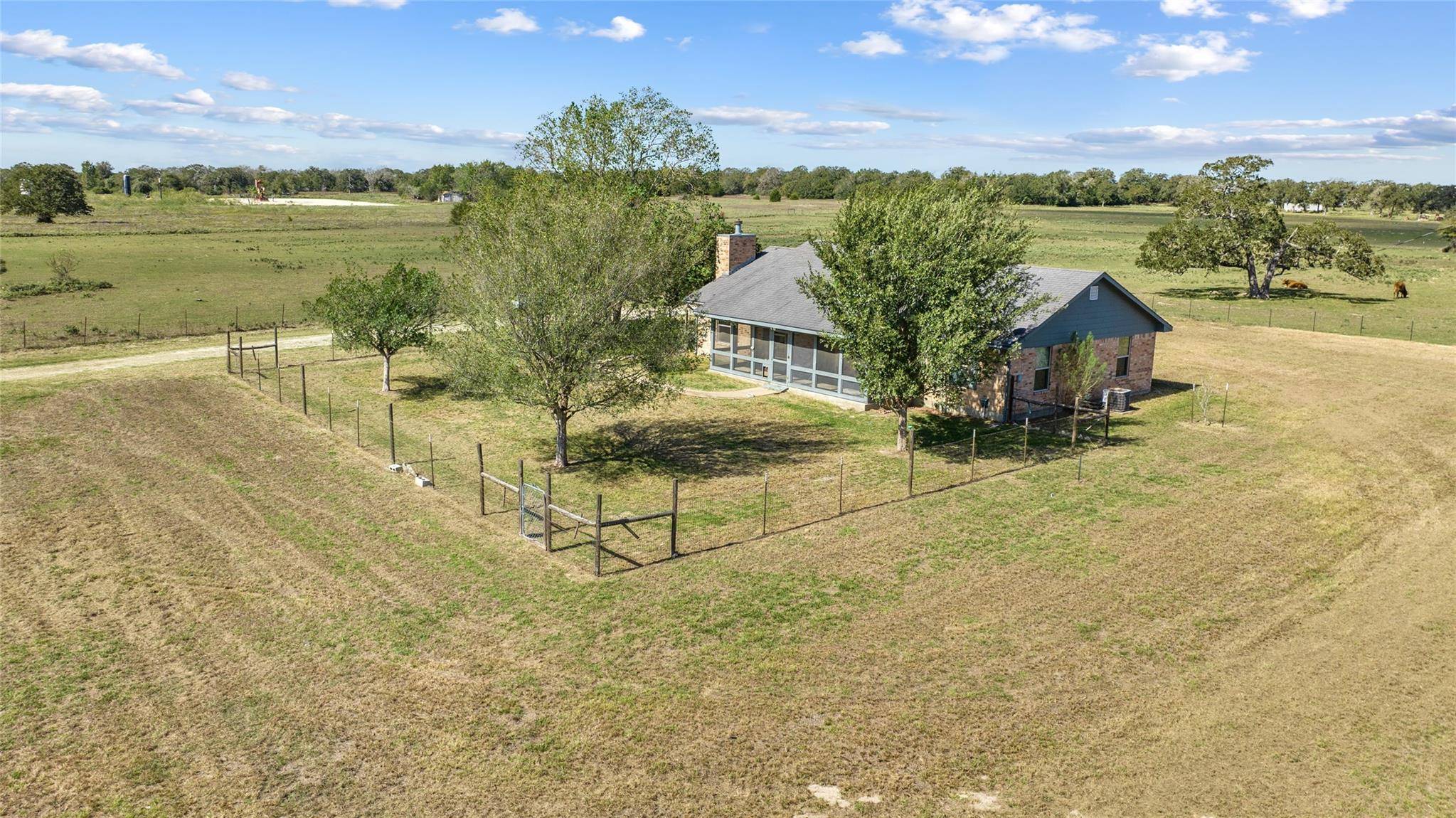 5239 FM 180, Ledbetter, TX 78946