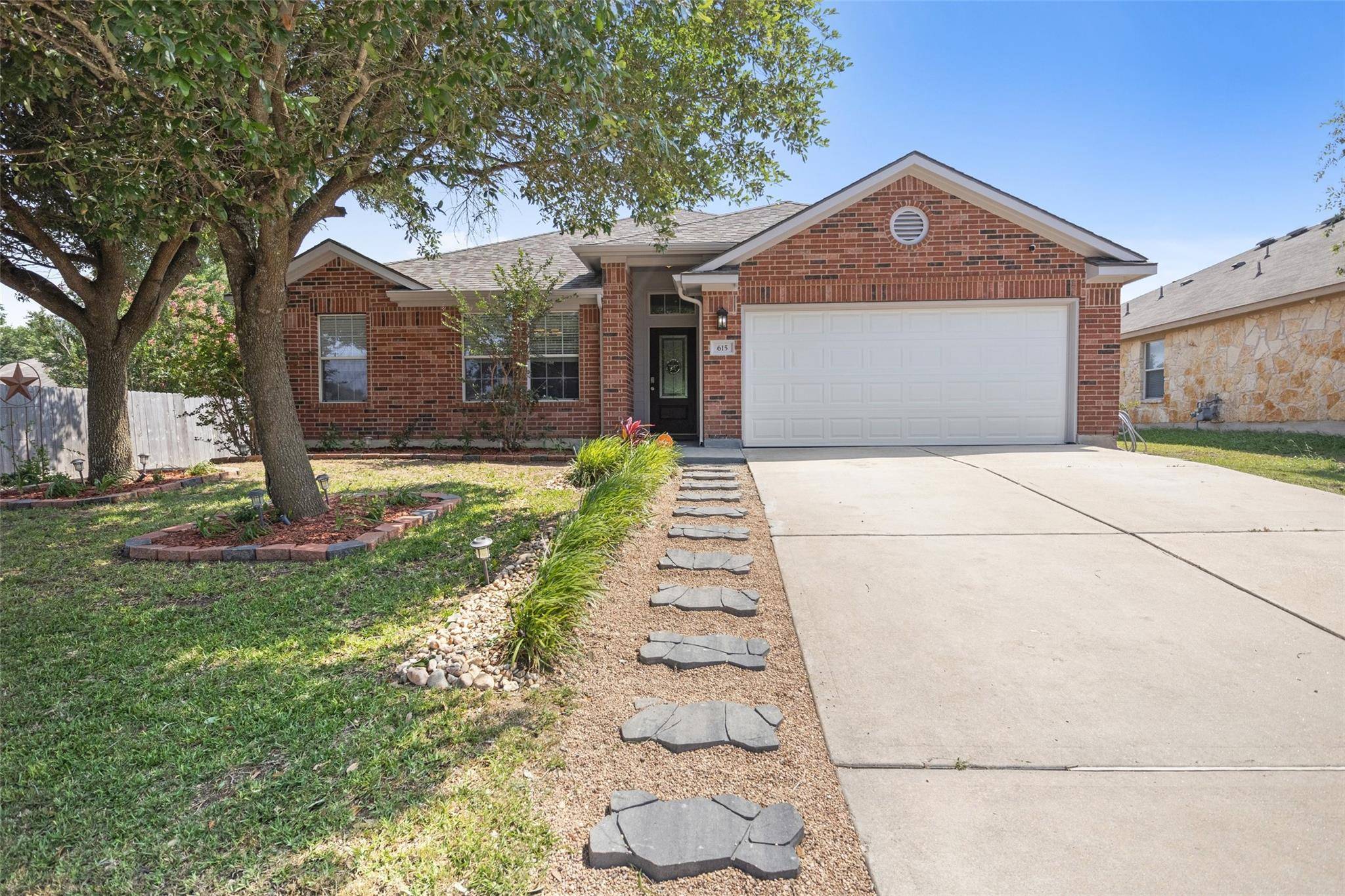615 Dark Horse LN, Buda, TX 78610