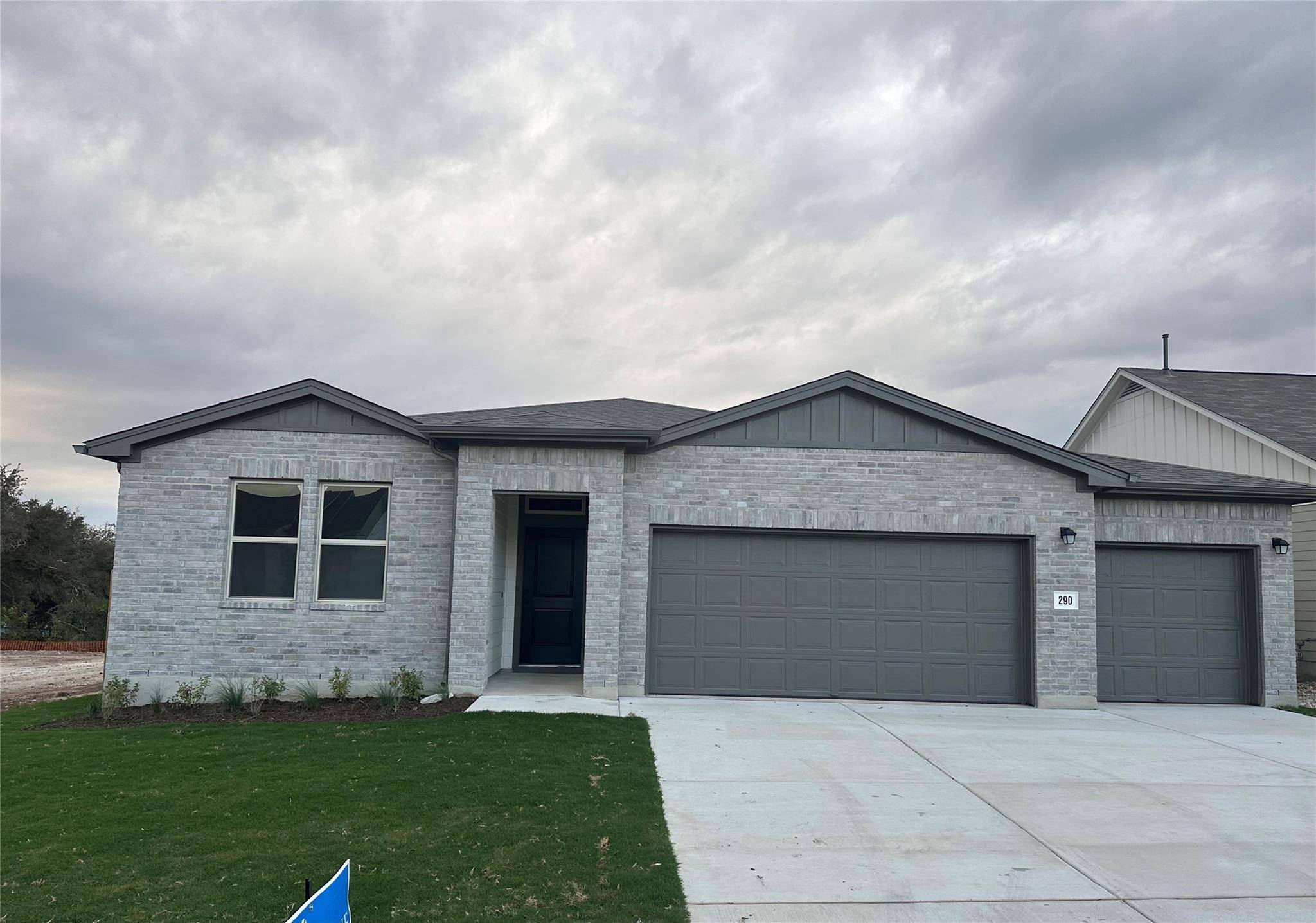 290 Treadwell LN, Kyle, TX 78640