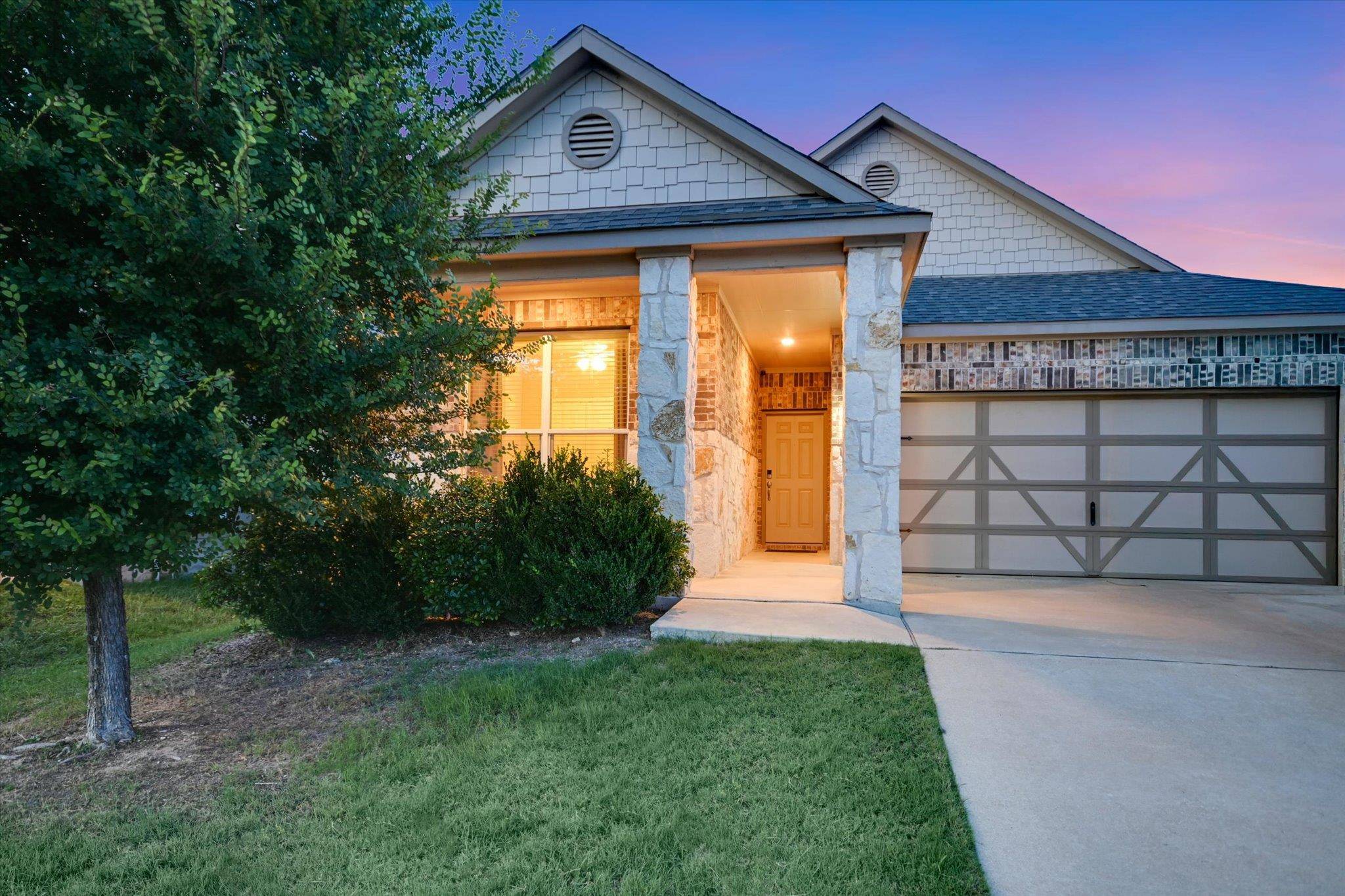 806 Thrasher Glade DR, Pflugerville, TX 78660