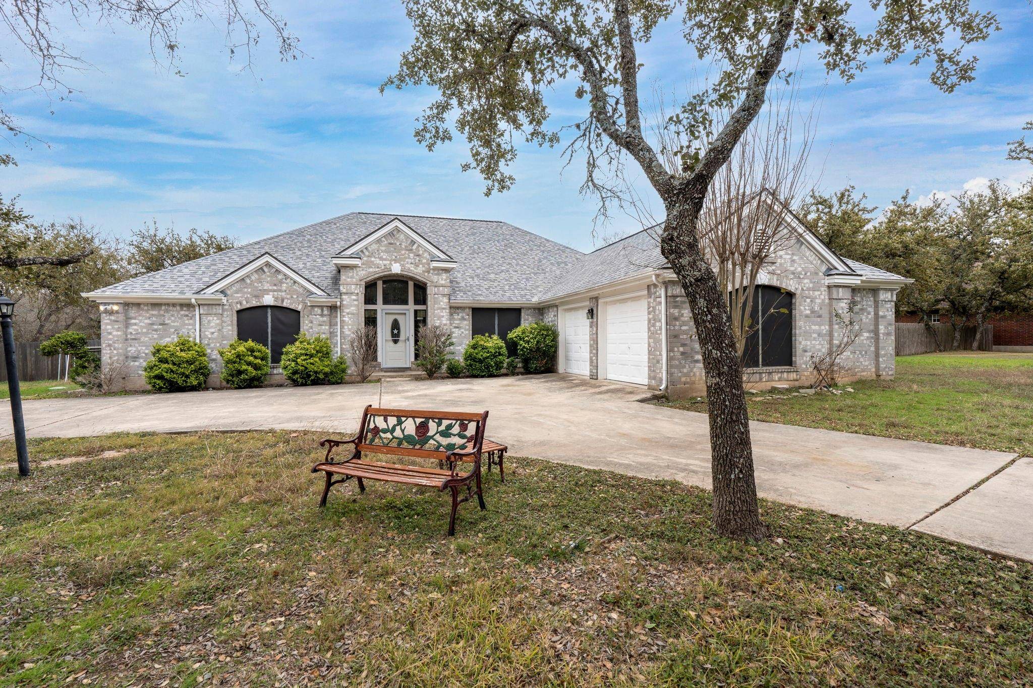 117 Poplar DR, Mountain City, TX 78610