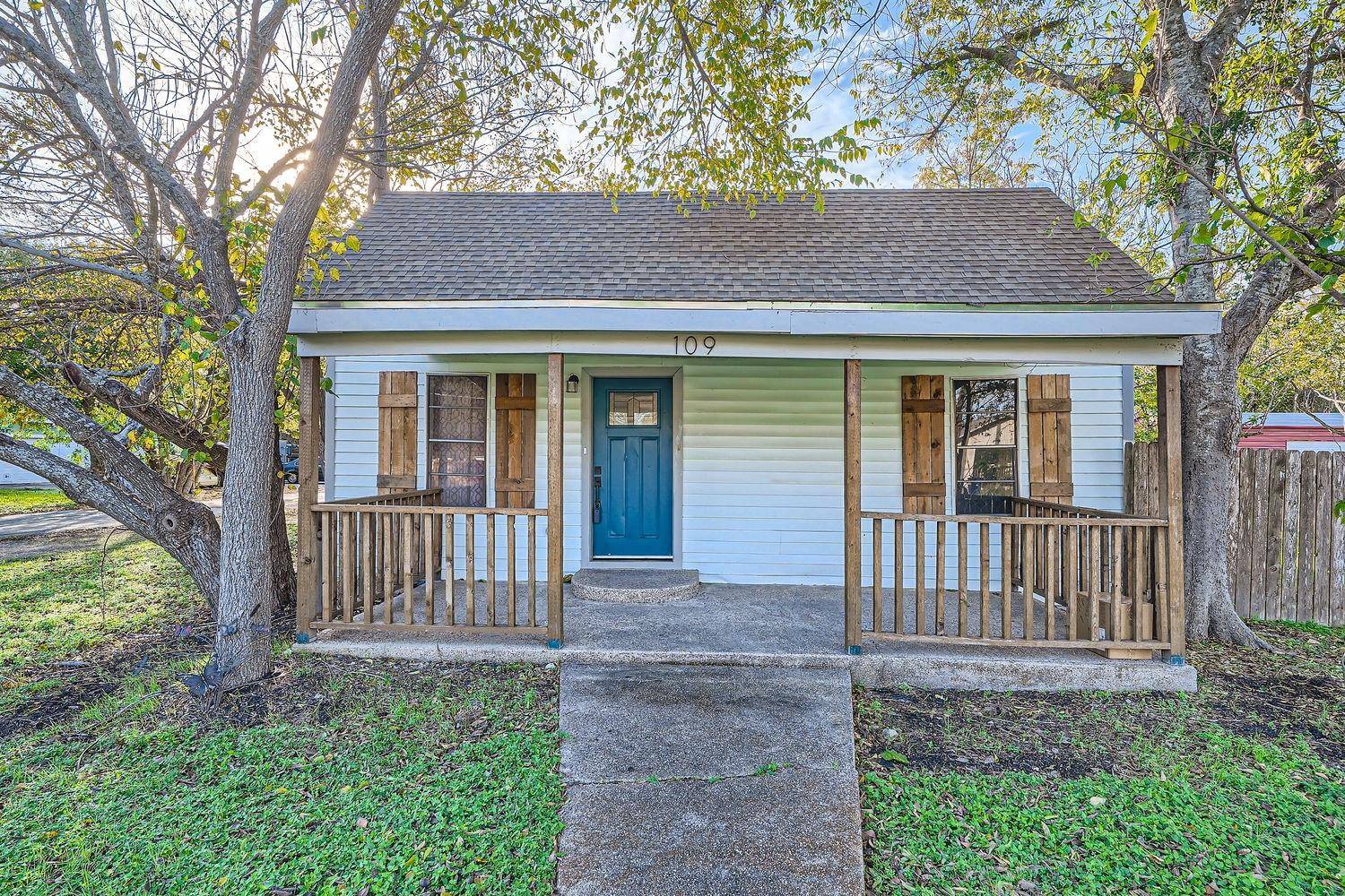 109 E Pecan ST, Hutto, TX 78634