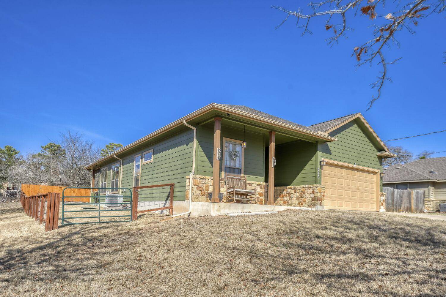 320 Kaanapali LN, Bastrop, TX 78602