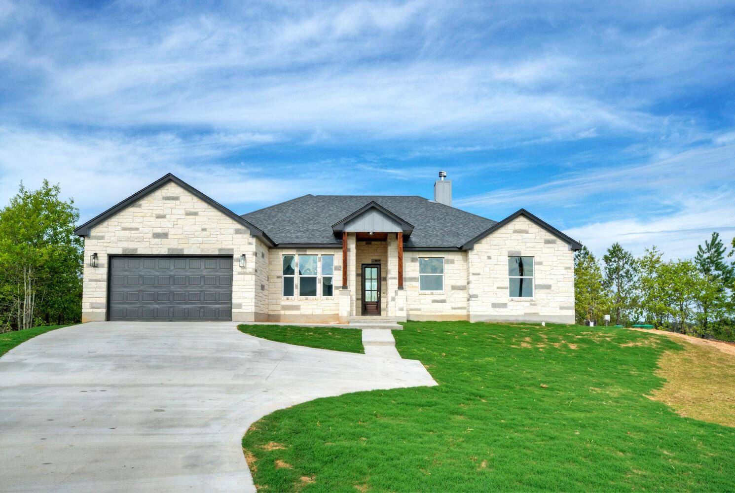 106 Pinecrest DR, Bastrop, TX 78602
