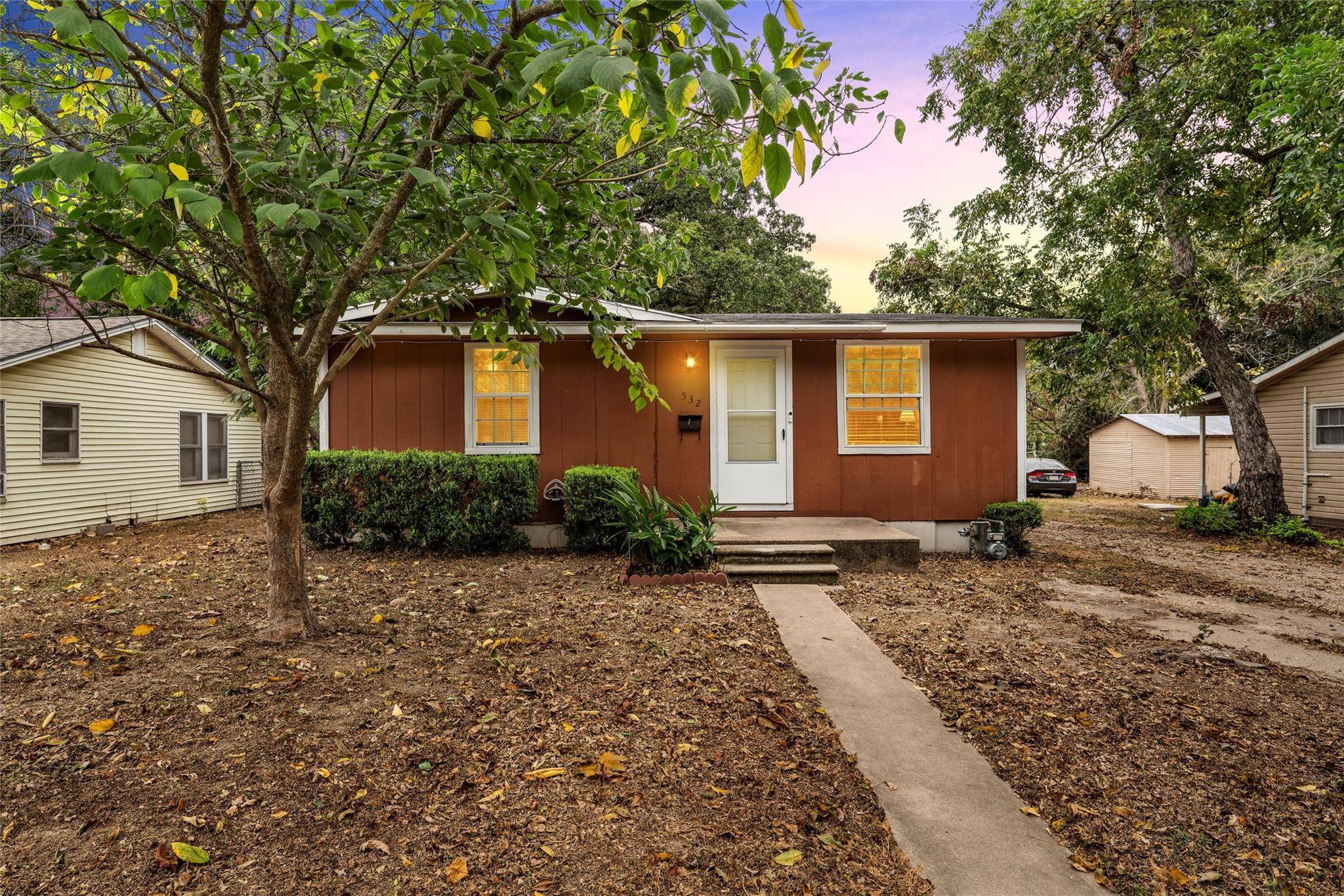 532 College ST, Rockdale, TX 76567