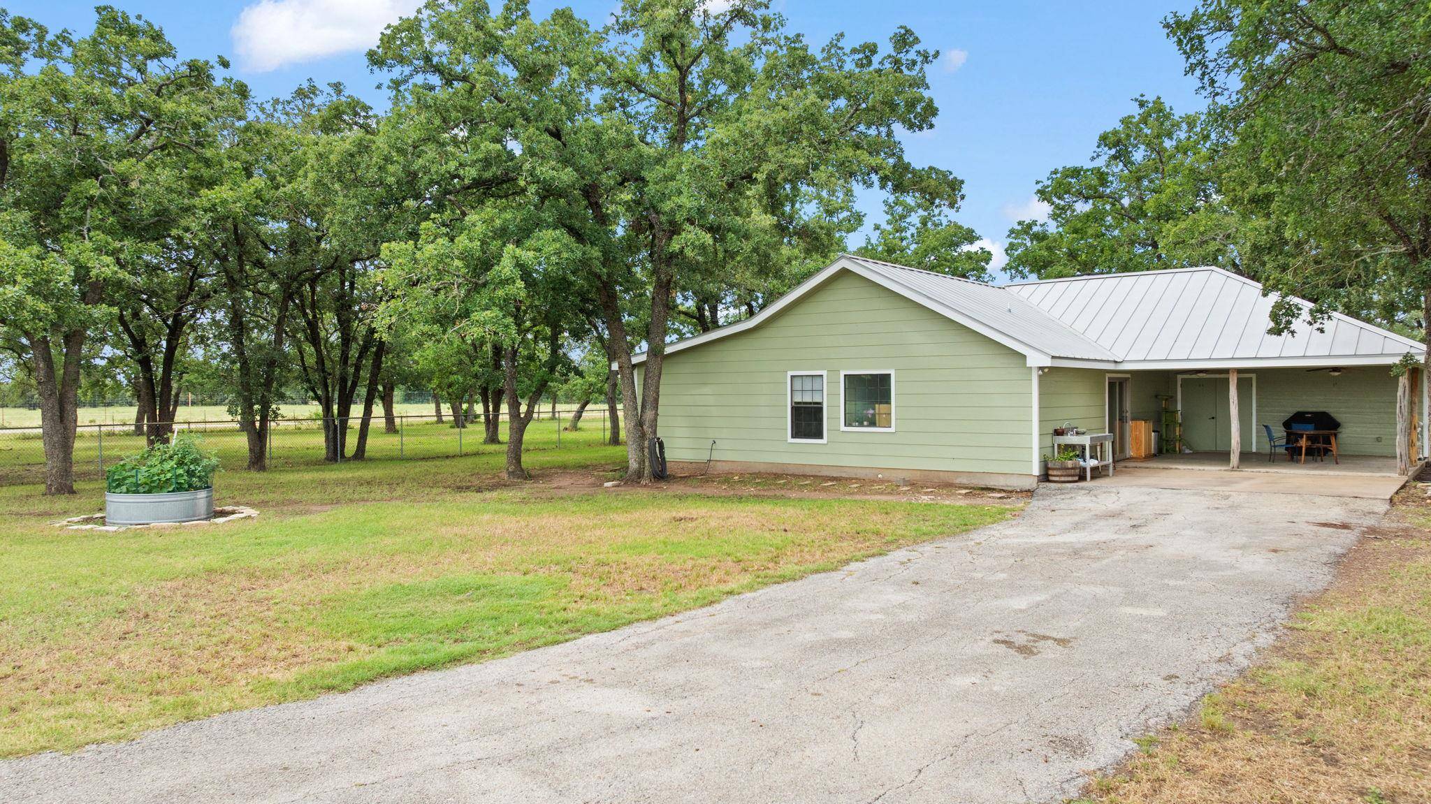 3434 Prairie Lea RD, Kingsbury, TX 78638
