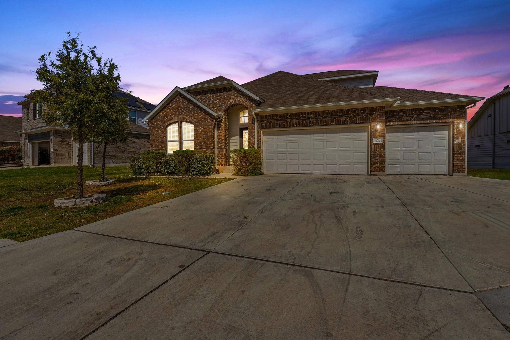 309 Baxendale ST, Hutto, TX 78634