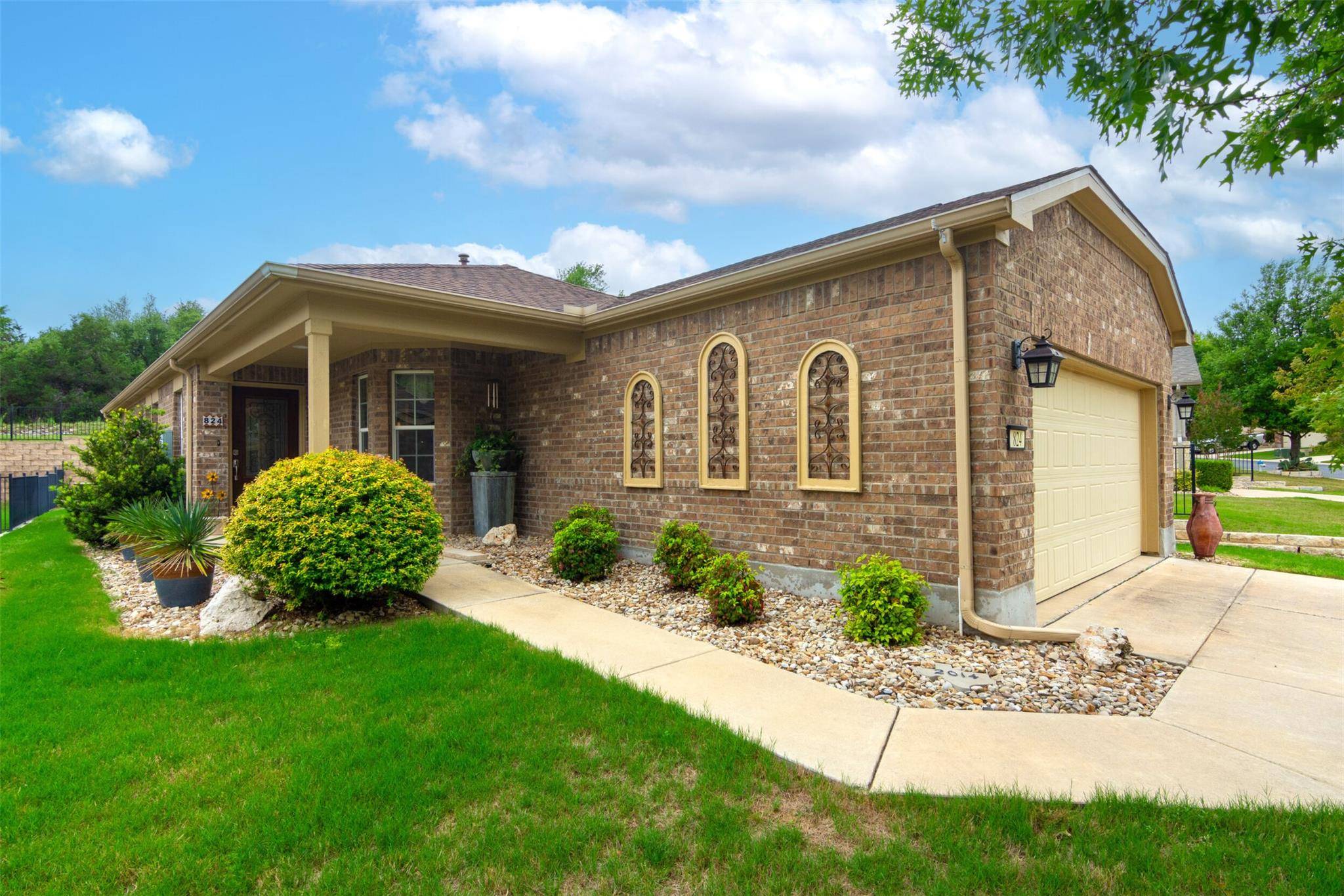 824 Salado Creek LN, Georgetown, TX 78633