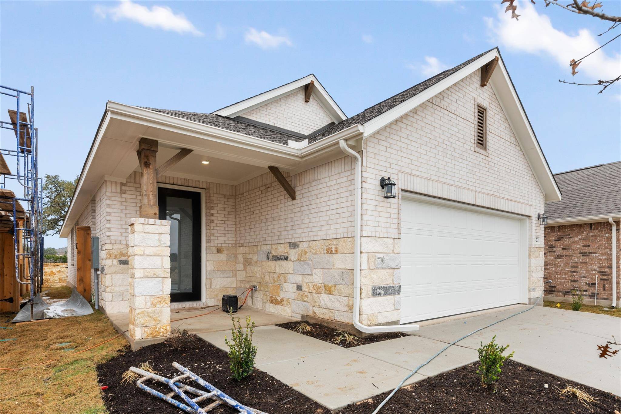 322 Possumhaw LN, San Marcos, TX 78666