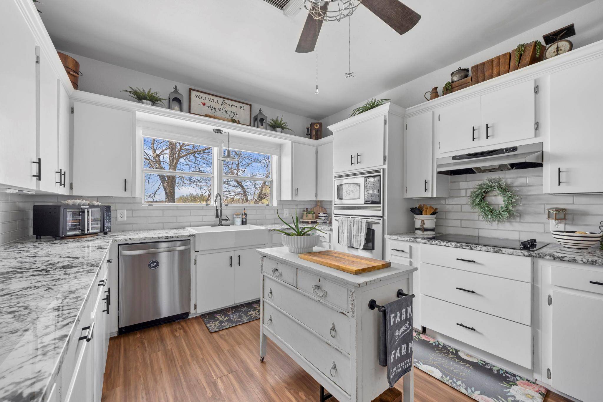 656 County Road 1301, Lampasas, TX 76550