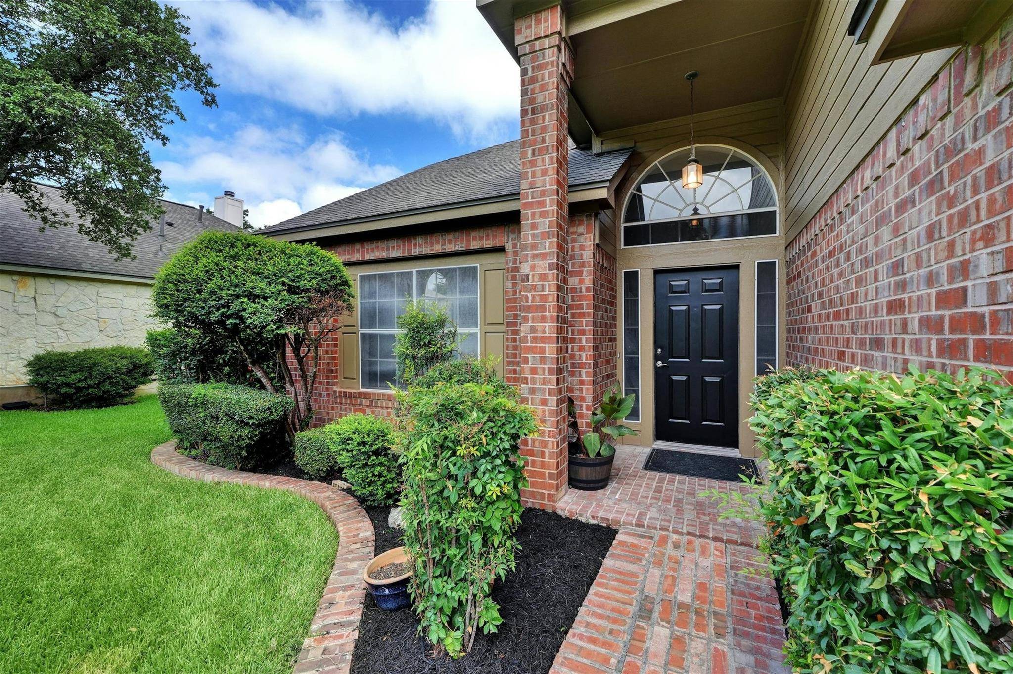 2019 Lobelia DR, Cedar Park, TX 78613
