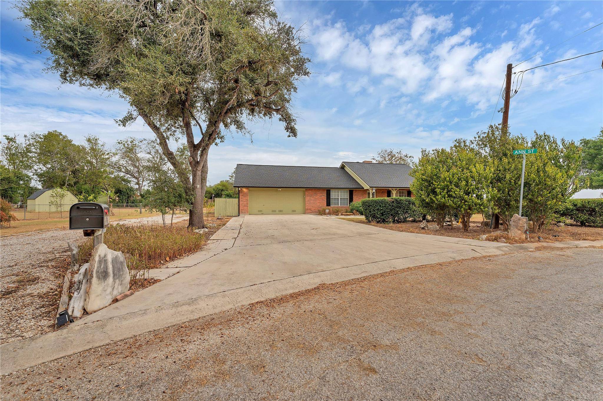 176 Ann ST, New Braunfels, TX 78130