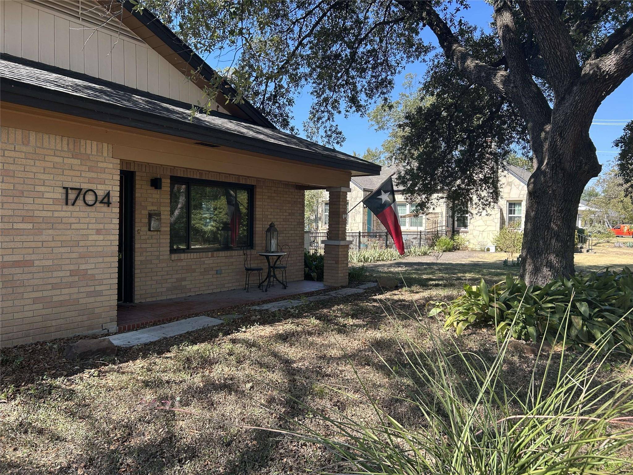1704 S Church ST, Georgetown, TX 78626