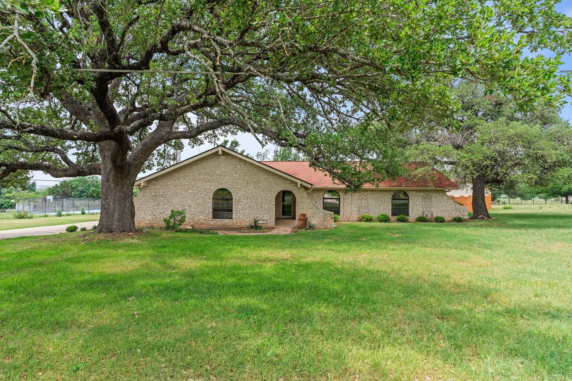 1700 Walsh DR, Round Rock, TX 78681