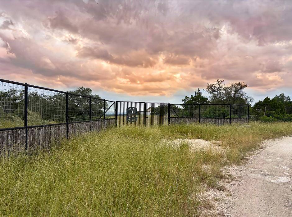 2131 Private Road 3157, Brackettville, TX 78832