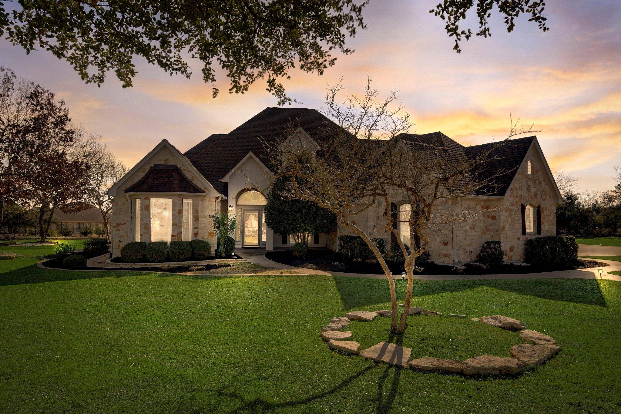 210 Shady Elm DR, Georgetown, TX 78633