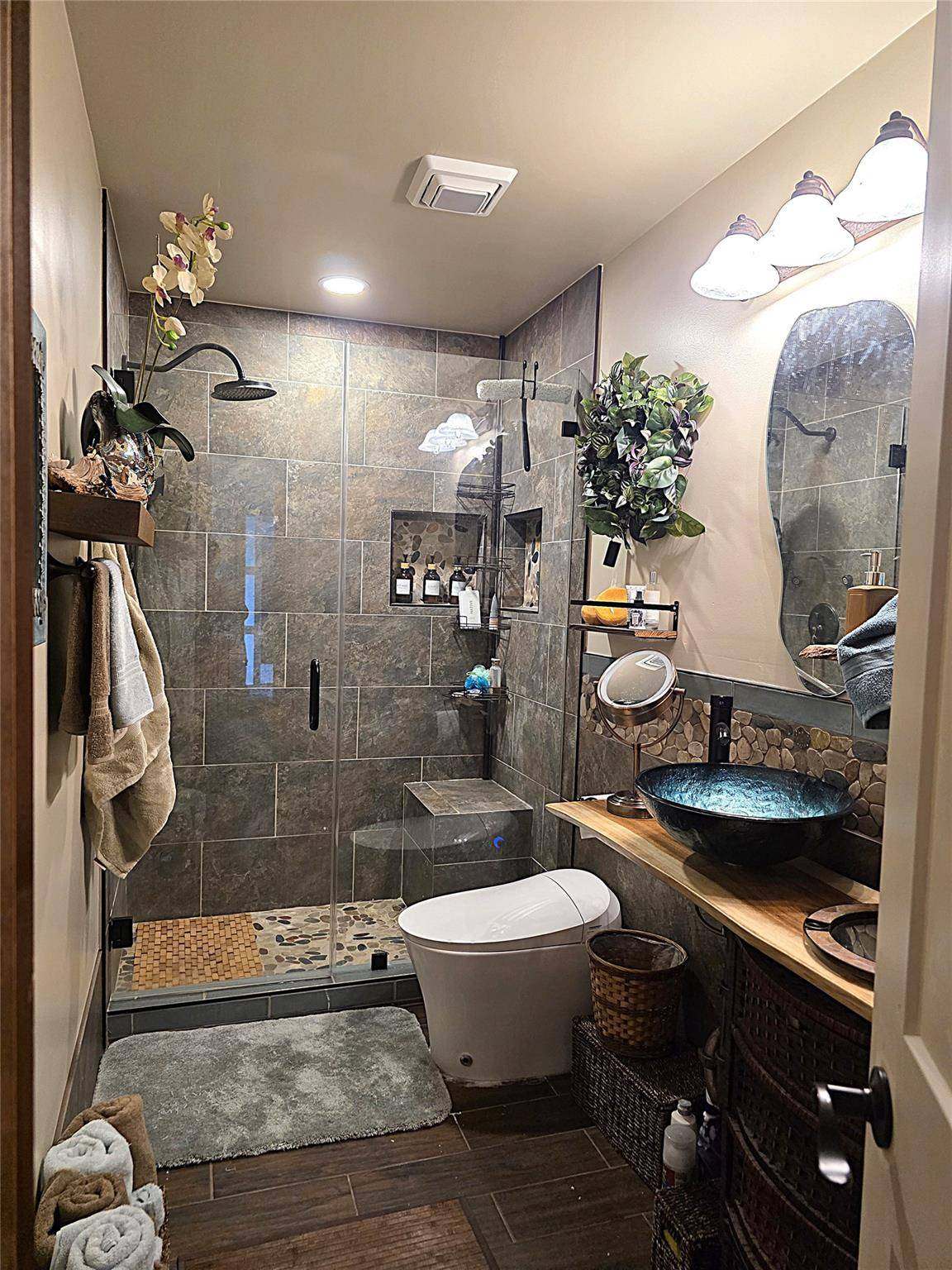 1806 Candlelight DR, Leander, TX 78641