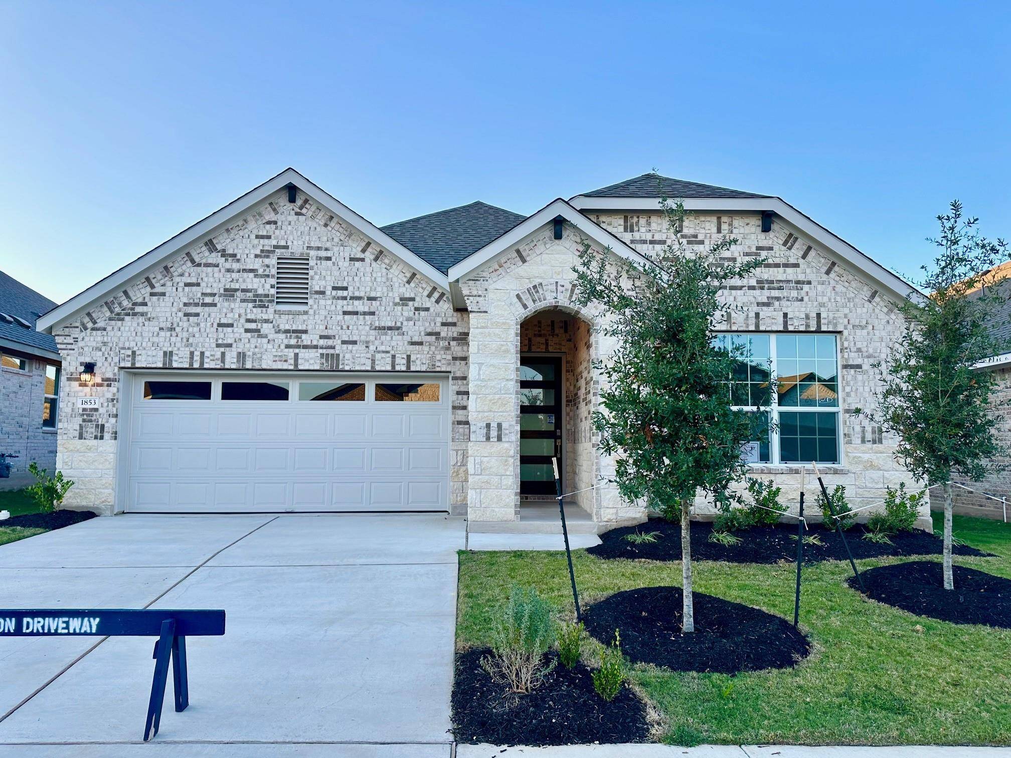 1853 Crooked Creek ST, Leander, TX 78641