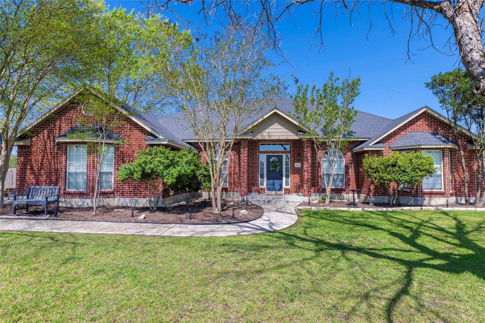 204 Plantation DR, Seguin, TX 78155
