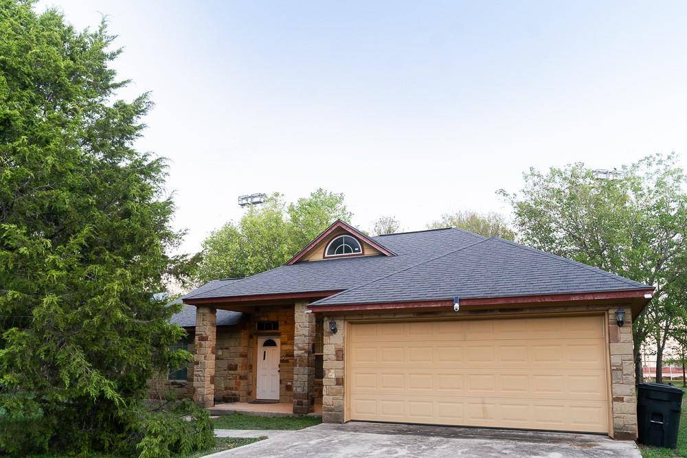 384 Keanahalululu LN, Bastrop, TX 78602