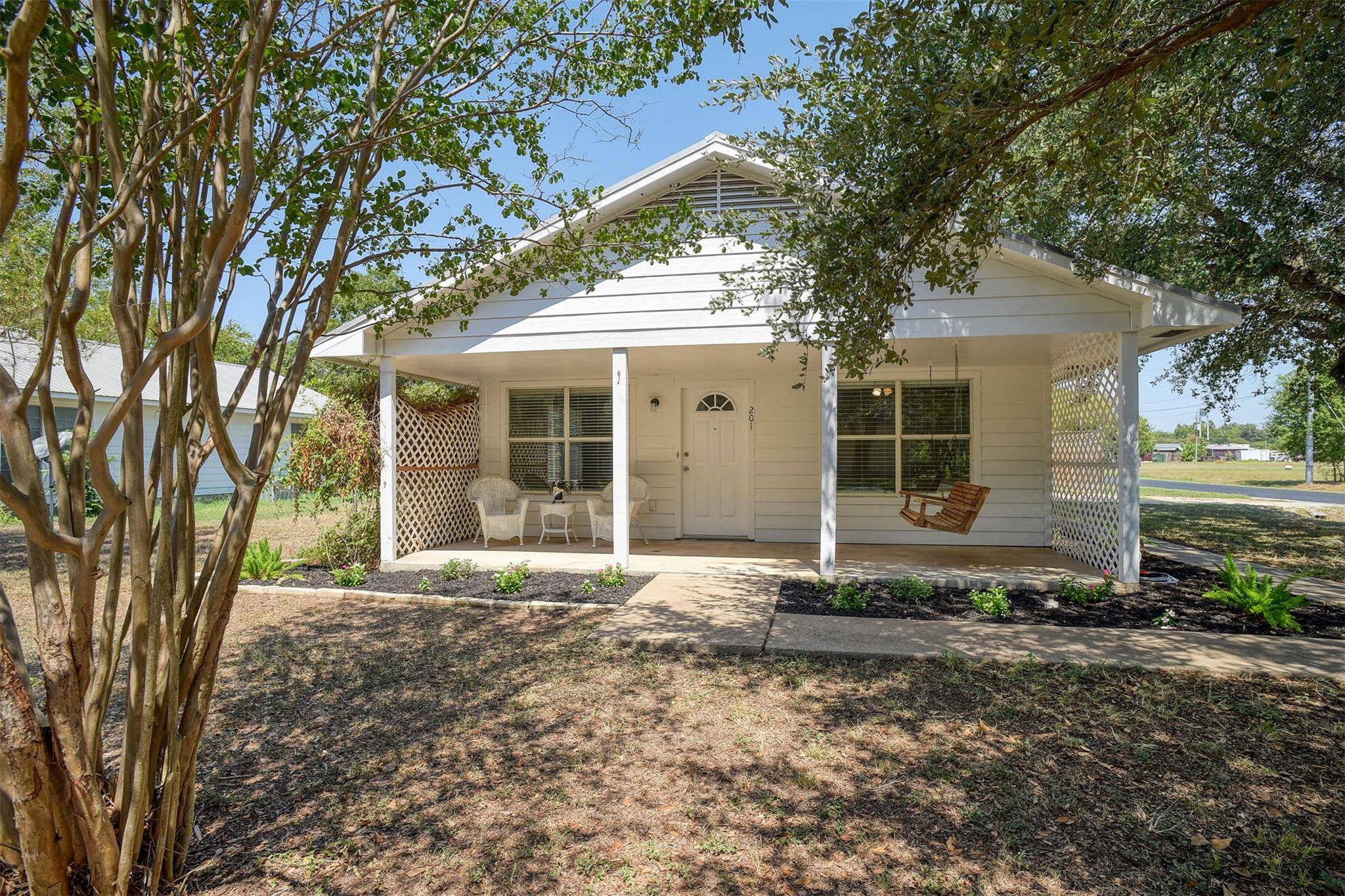 201 maynard ST, Bastrop, TX 78602