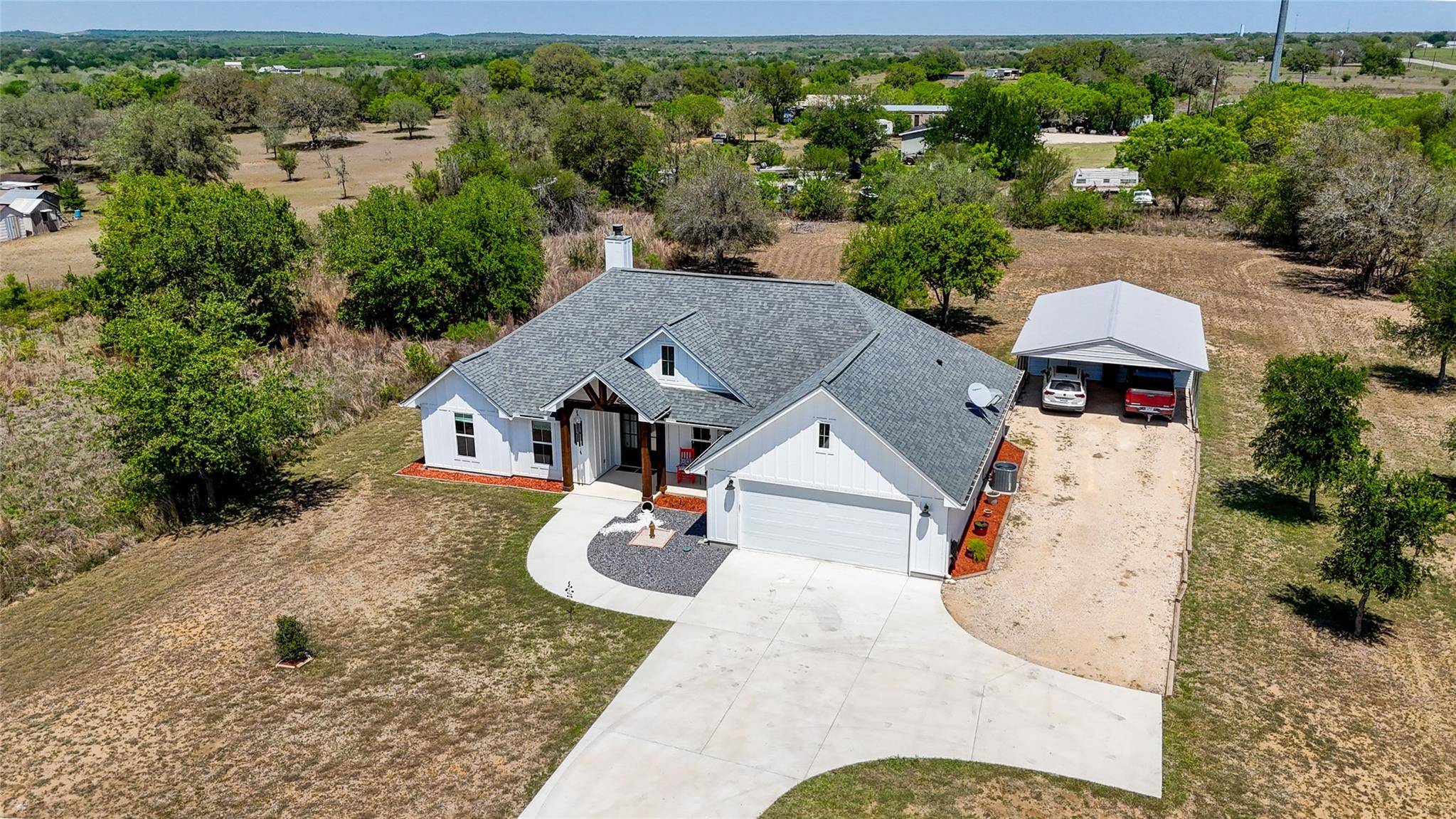 185 Tschoepe RD, Seguin, TX 78155
