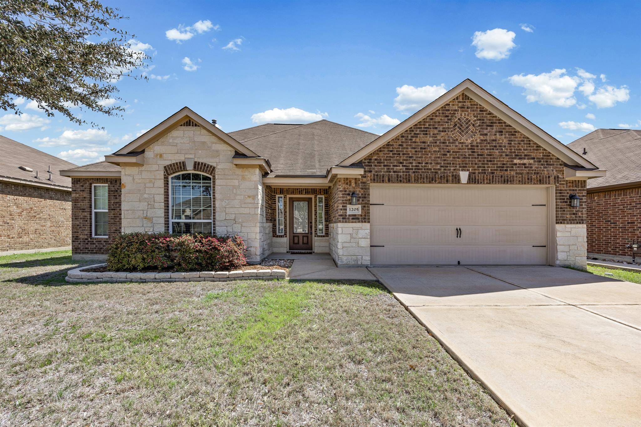 1205 Twin Estates DR, Kyle, TX 78640