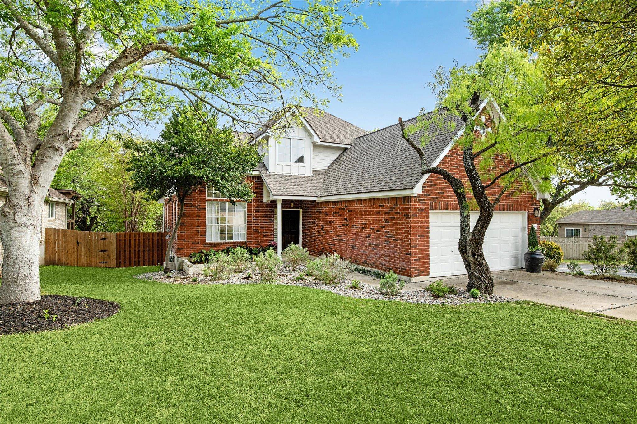 200 Rio Vista DR, Georgetown, TX 78626