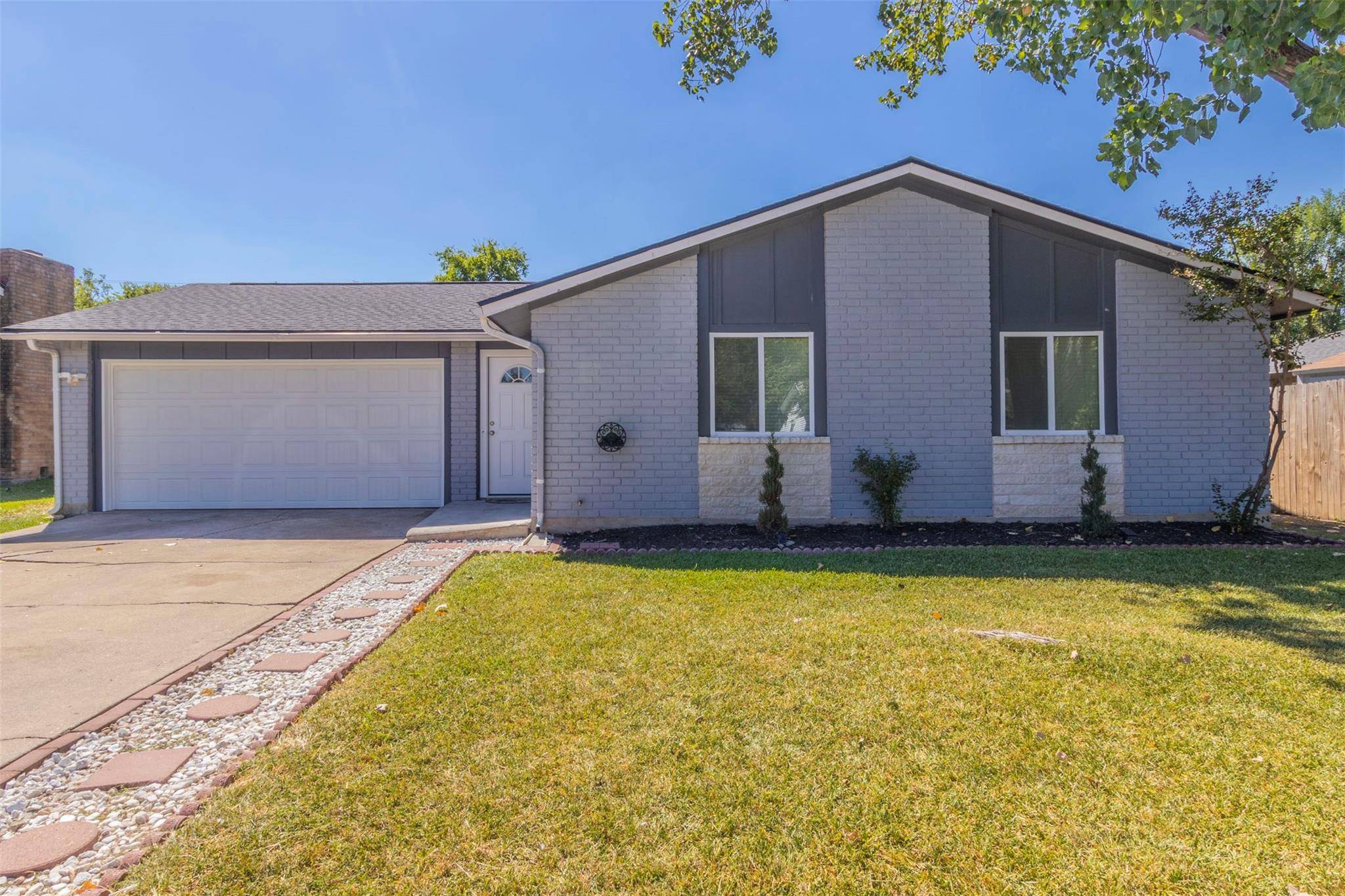 403 E Logan ST, Round Rock, TX 78664