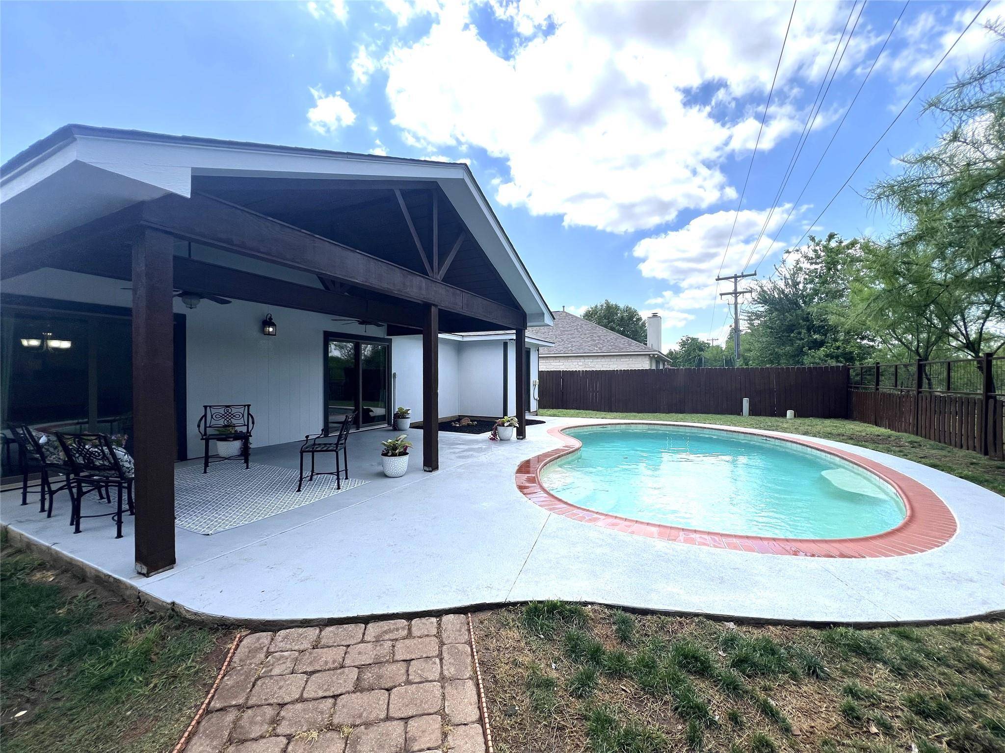 404 Patton CV, Bastrop, TX 78602