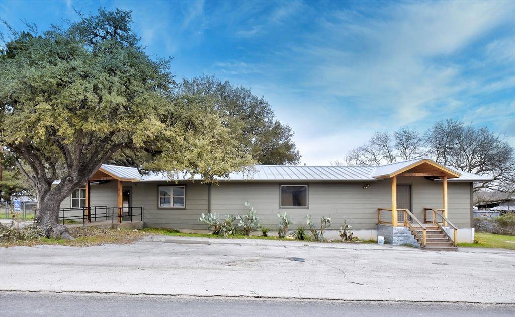 620 Pecan ST, Blanco, TX 78606