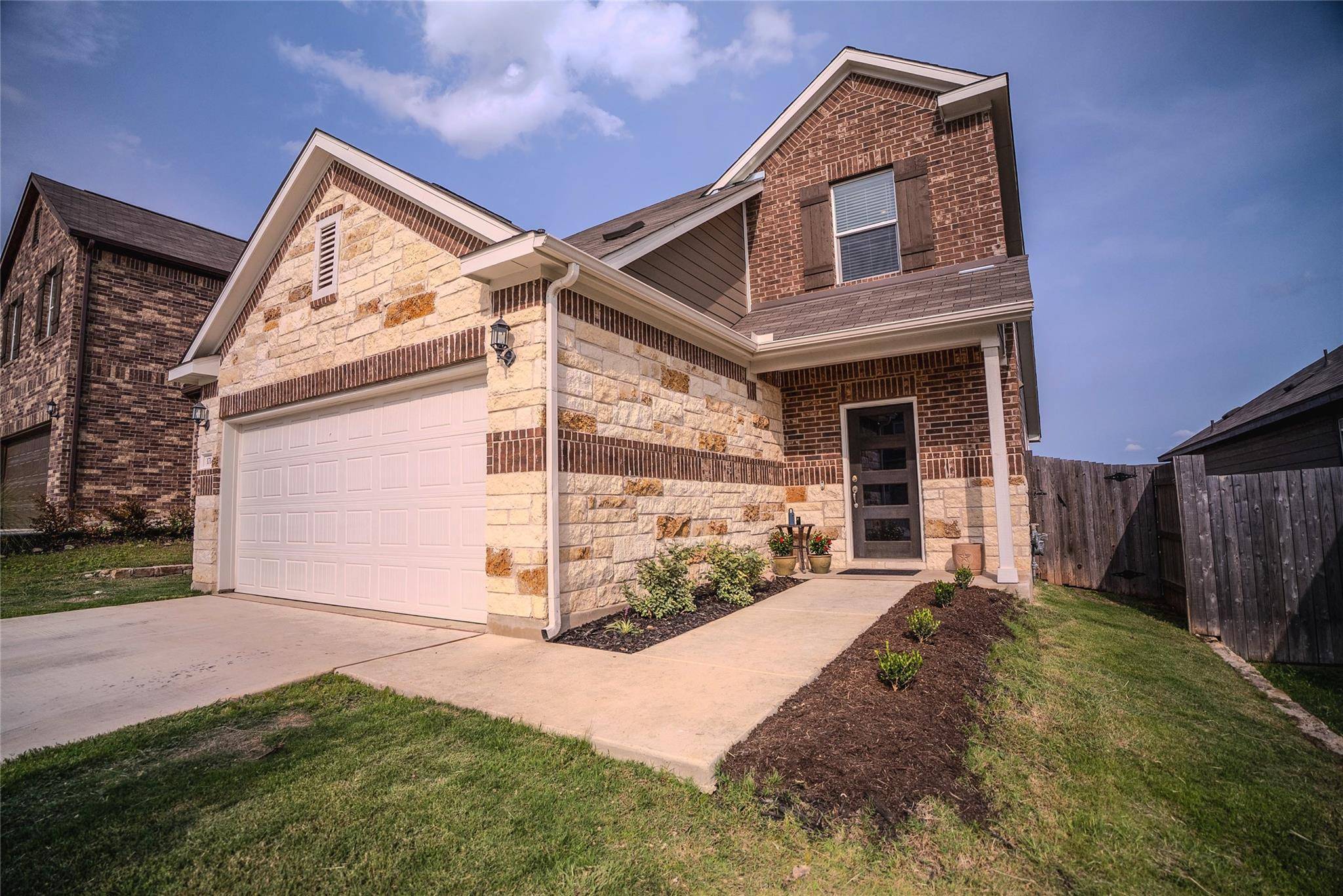 171 Longstraw DR, Buda, TX 78610