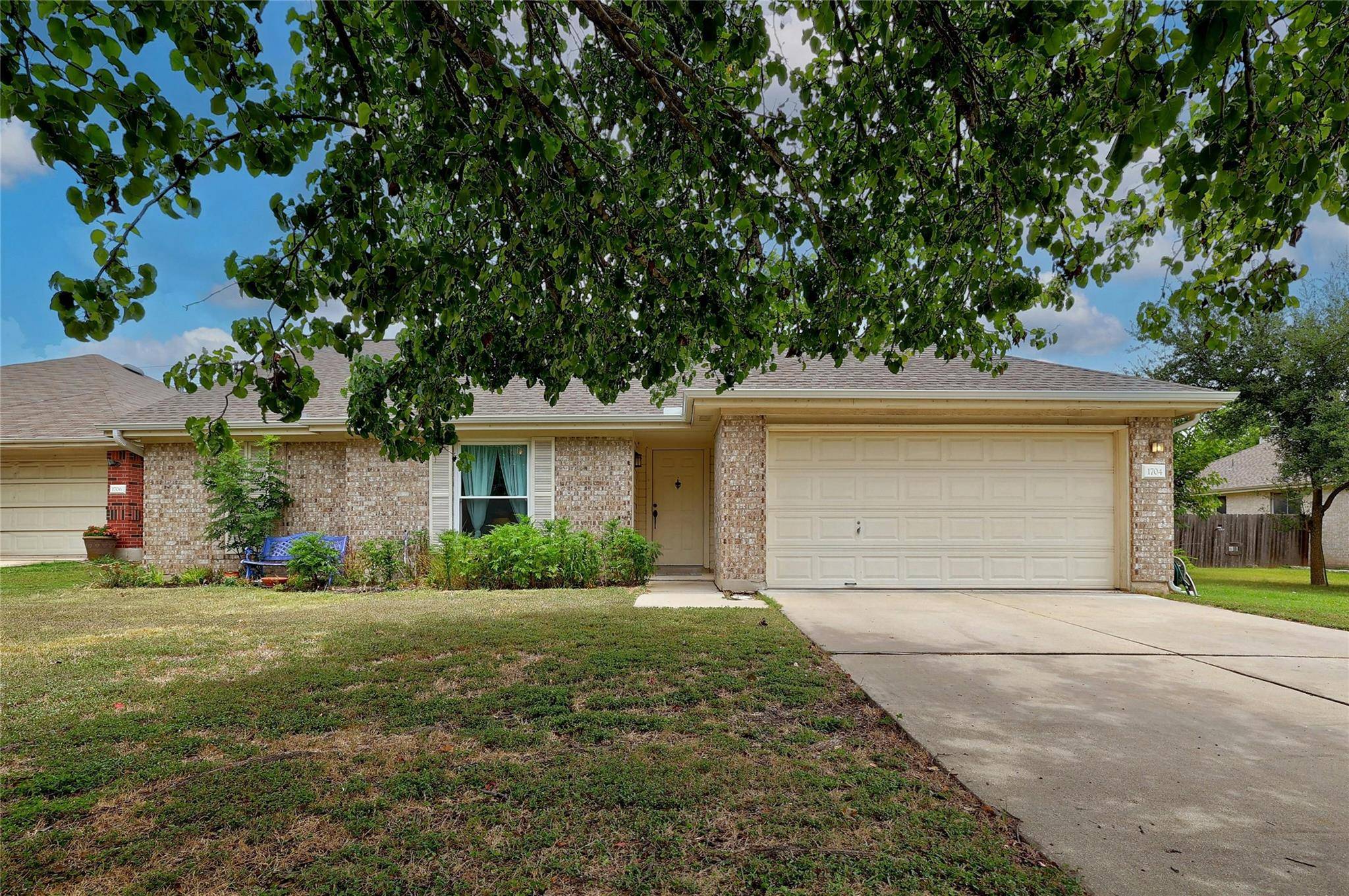 1704 Bengal DR, Round Rock, TX 78664