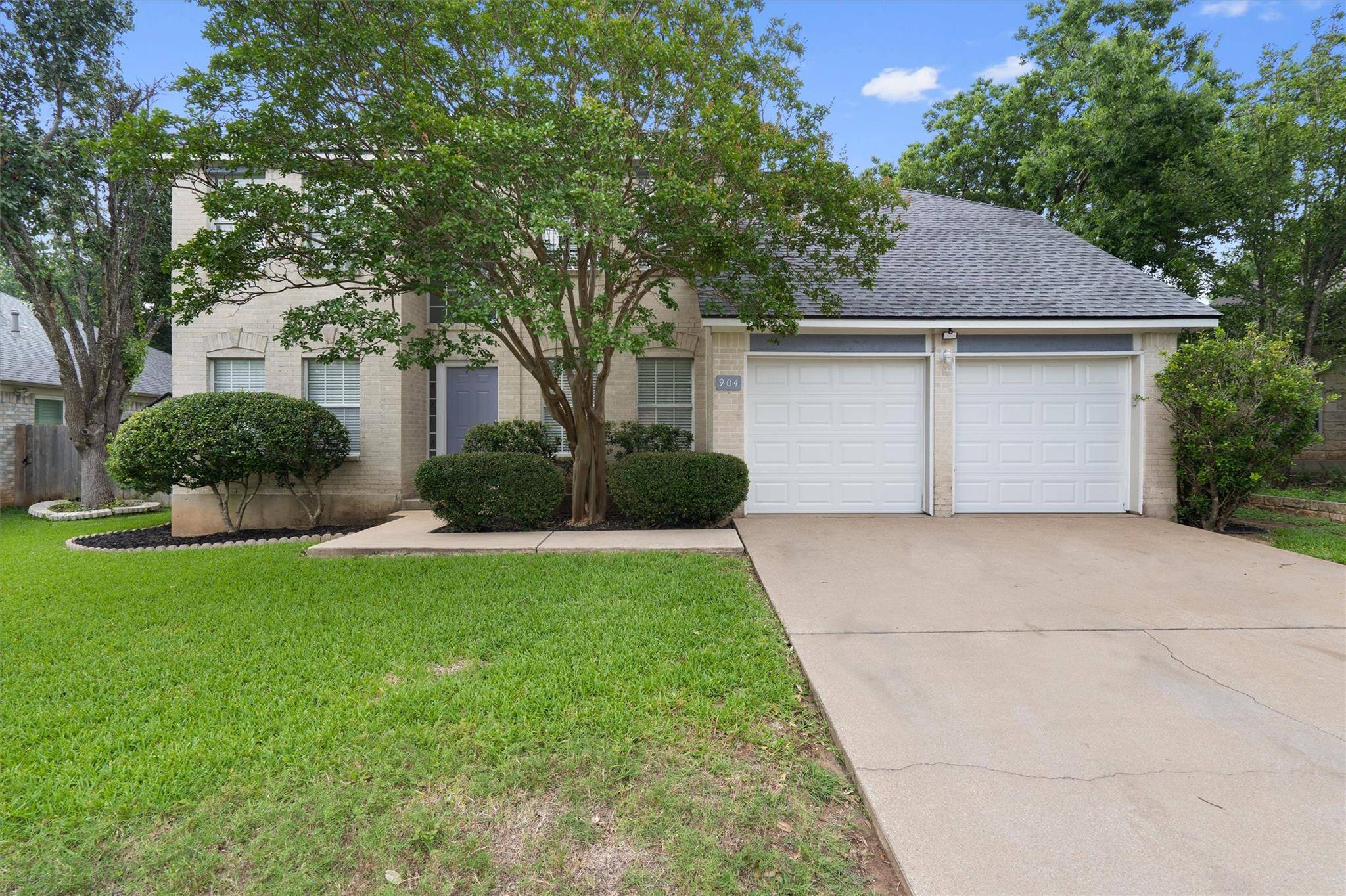 904 Woodhollow LN, Cedar Park, TX 78613