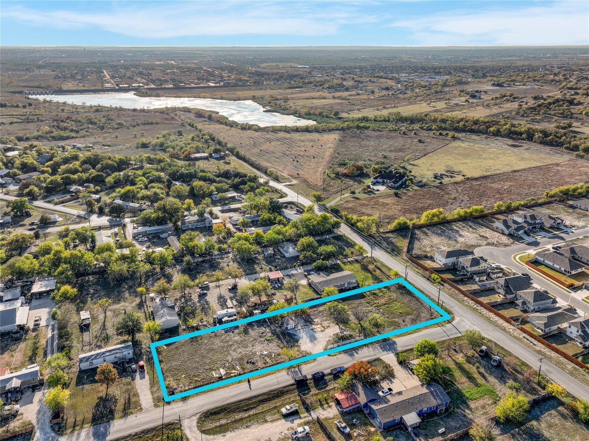 100 Cody LN, Kyle, TX 78640