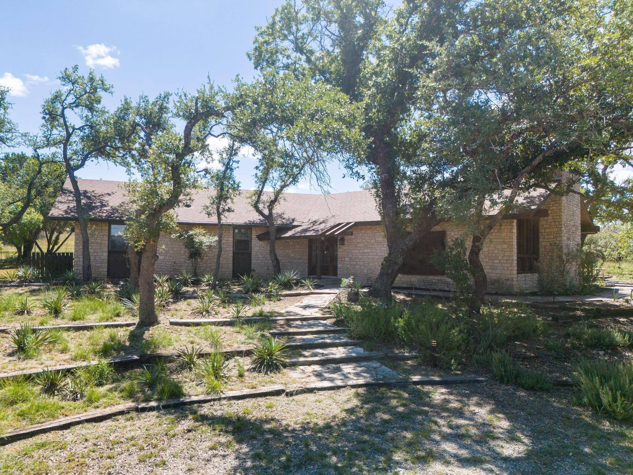 20 Sheppard LN, Lampasas, TX 76550